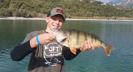 Pêche aux leurres sur le lac du Broc