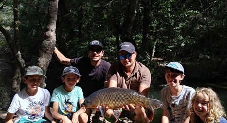 Pêche au "coup" et à "roder" dans le parc départemental de la Brague